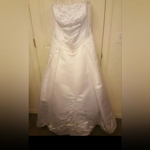 Y2K era vintage Jasmine bridal wedding gown